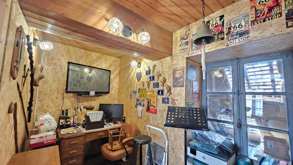 Photo 10