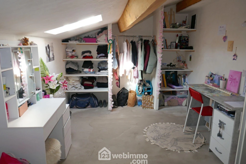 Photo 27