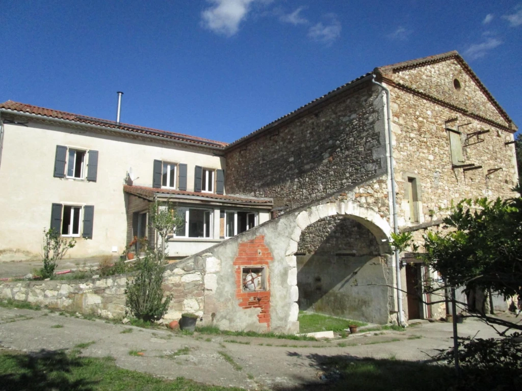 Photo 4