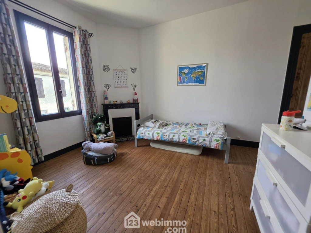 Photo 18