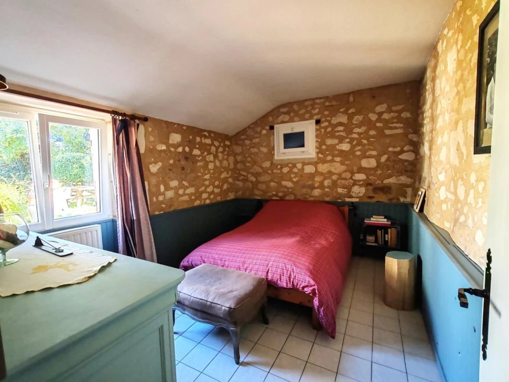 Photo 10