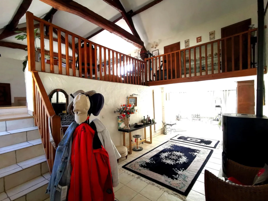 Photo 8