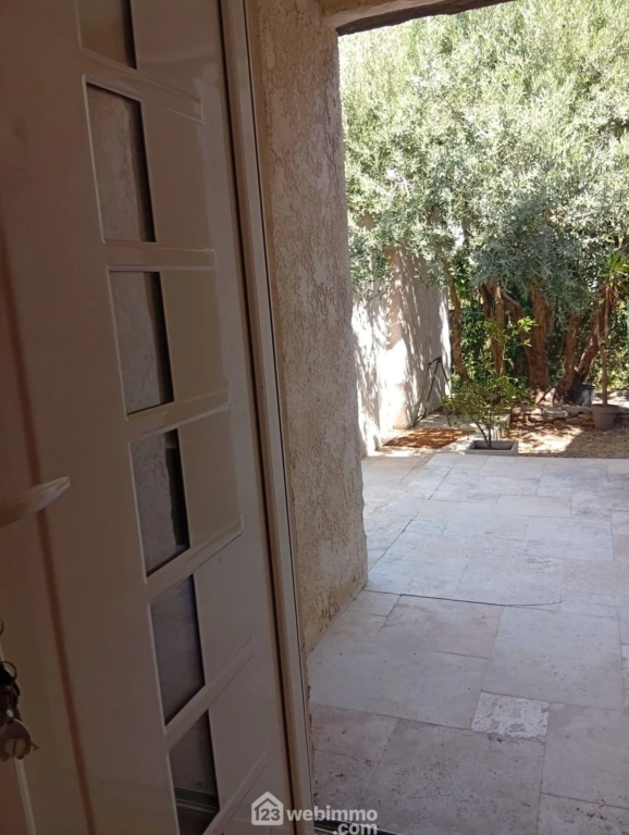 Photo 16