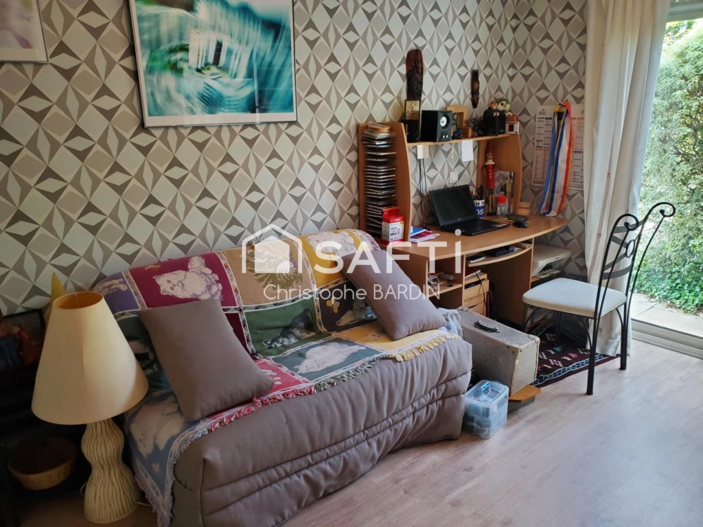 Photo 12