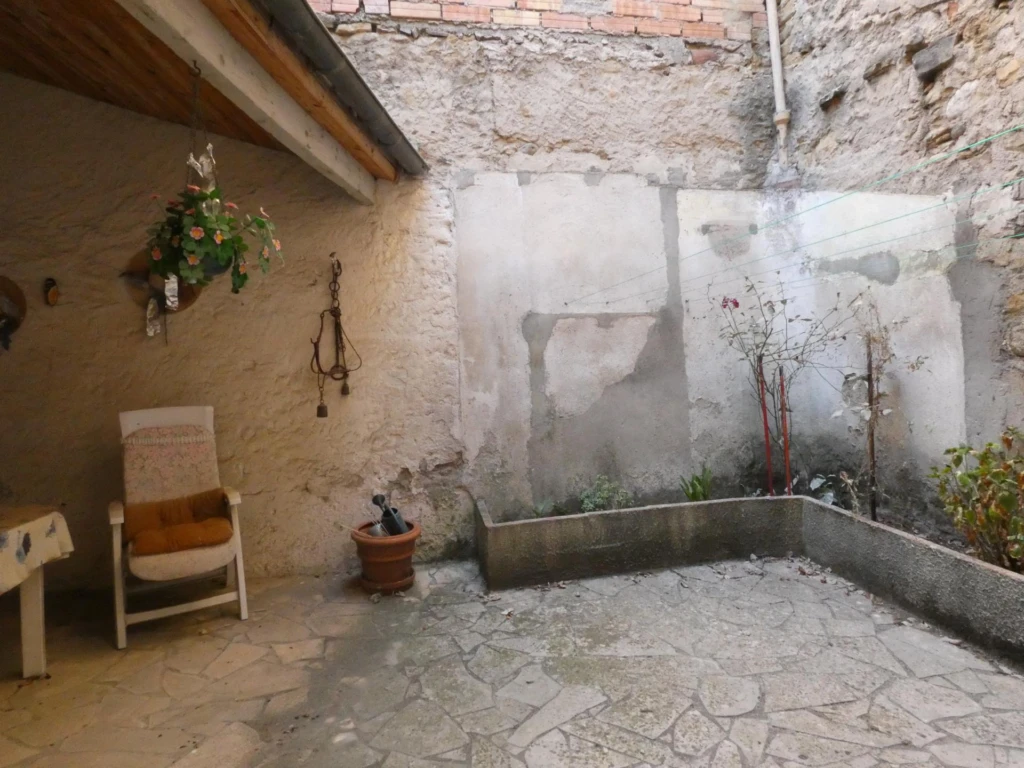 Photo 10