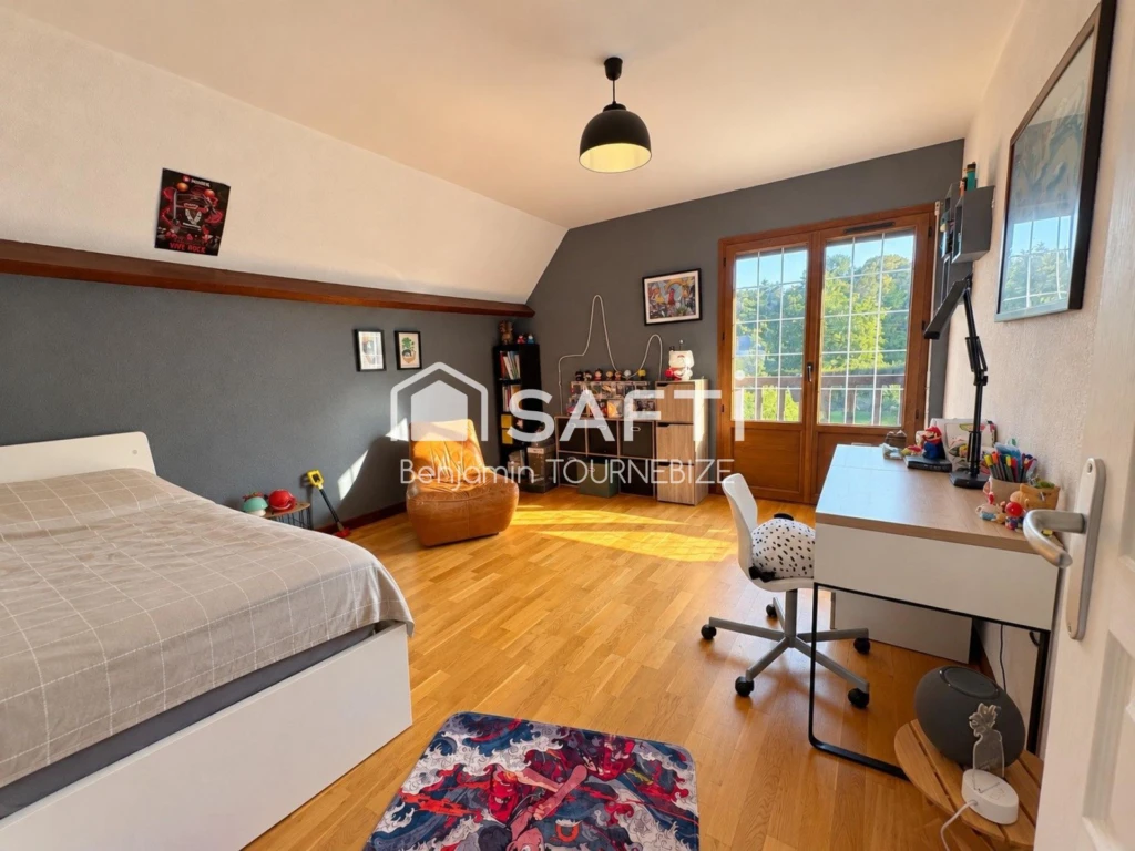 Photo 10
