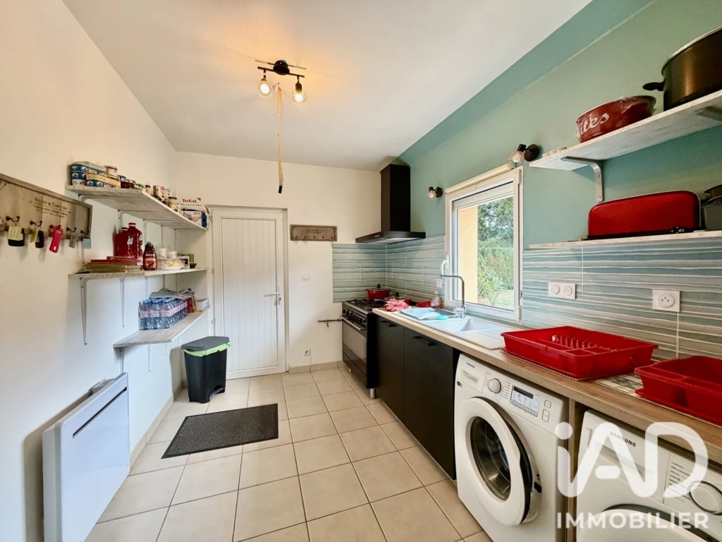 Photo 10