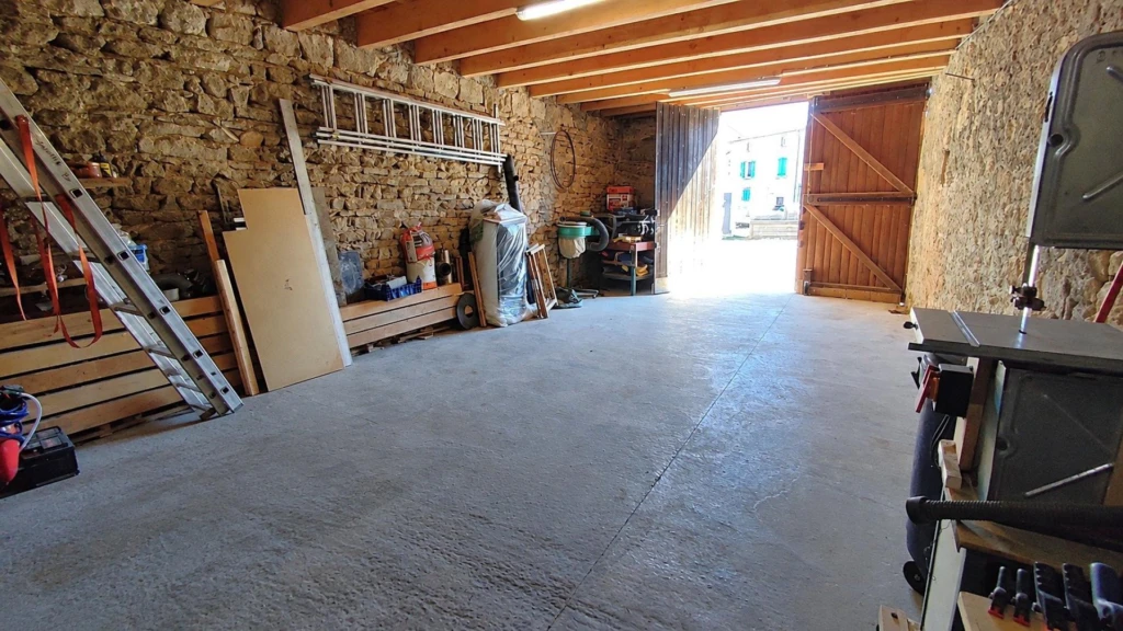Photo 11