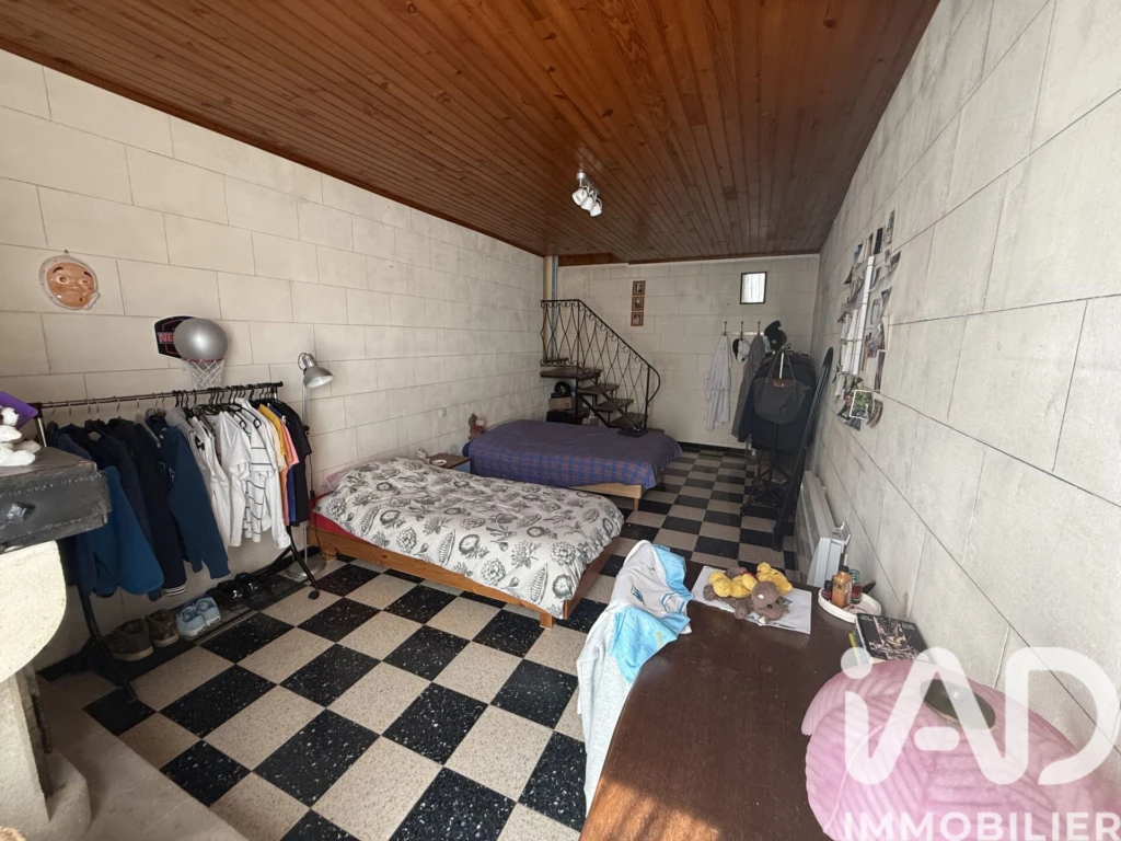 Photo 10