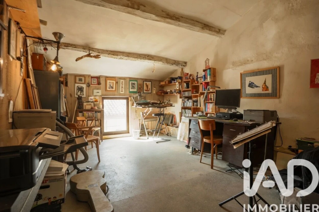 Photo 12