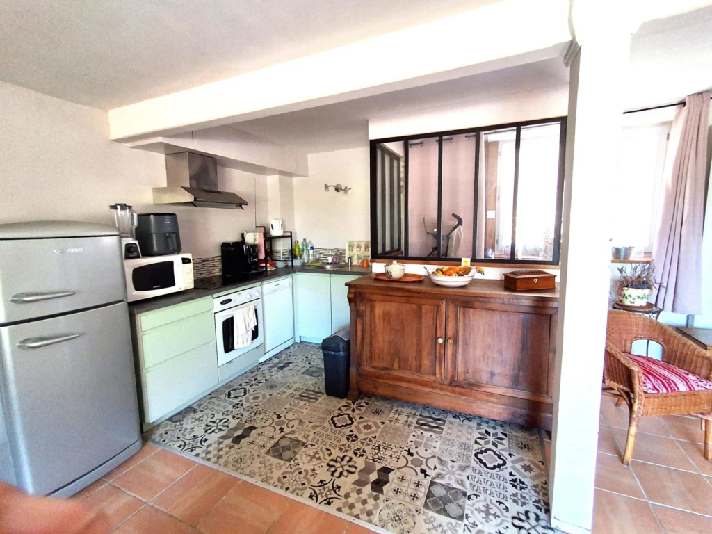 Photo 8
