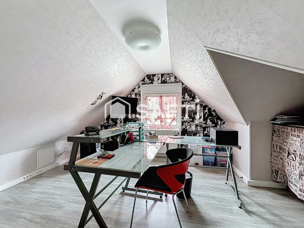Photo 8