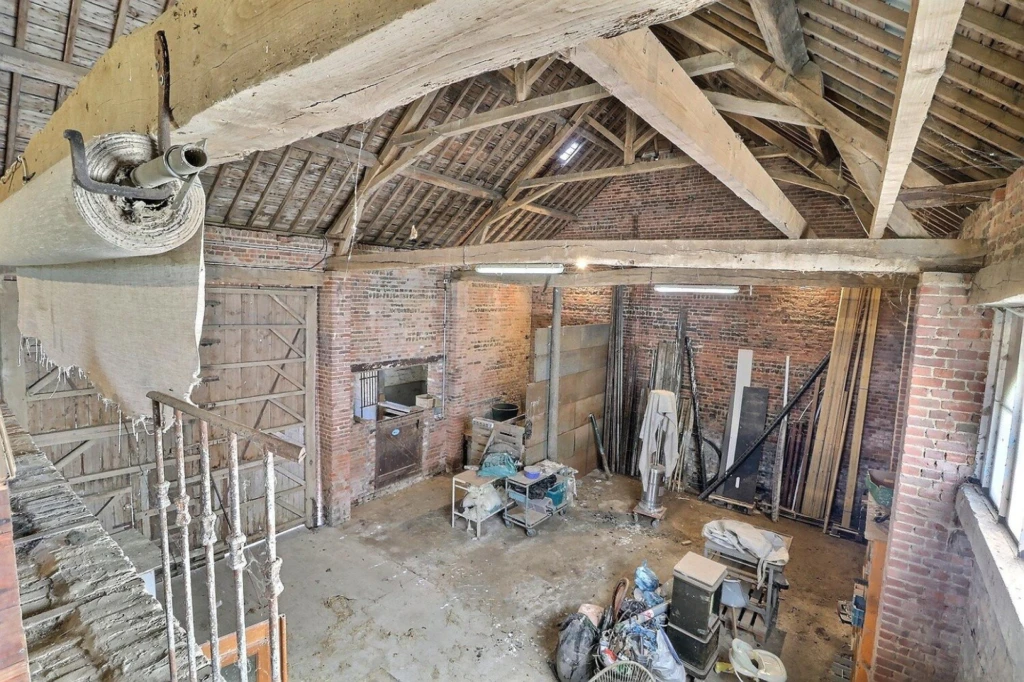 Photo 16