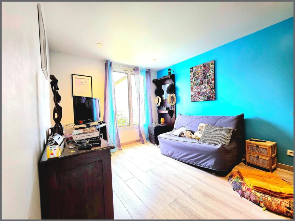 Photo 8
