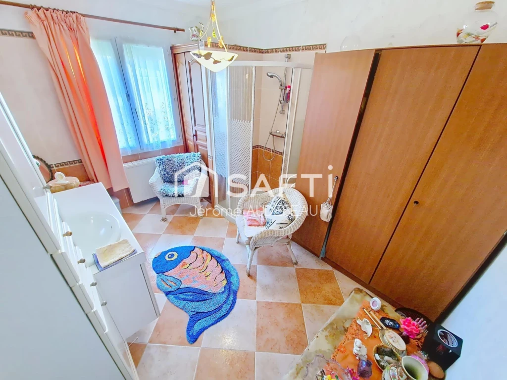 Photo 8