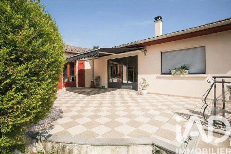 Photo 11