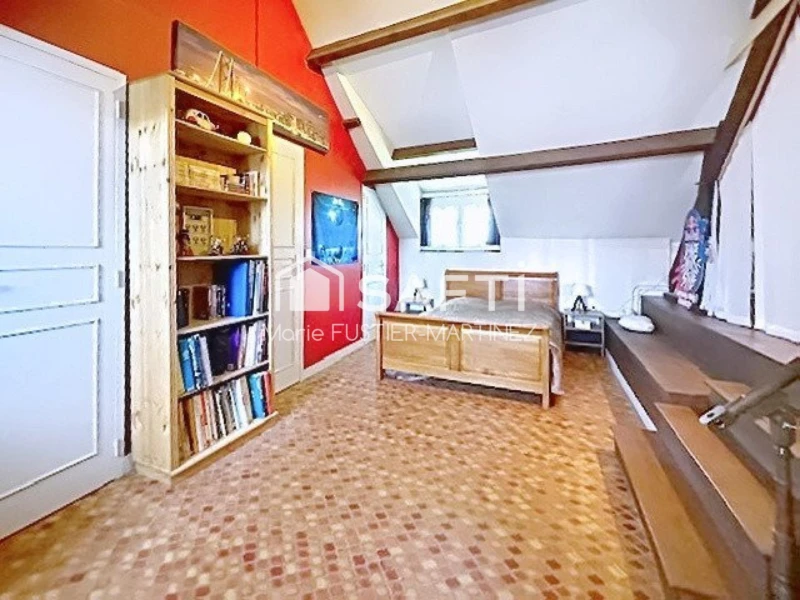 Photo 8