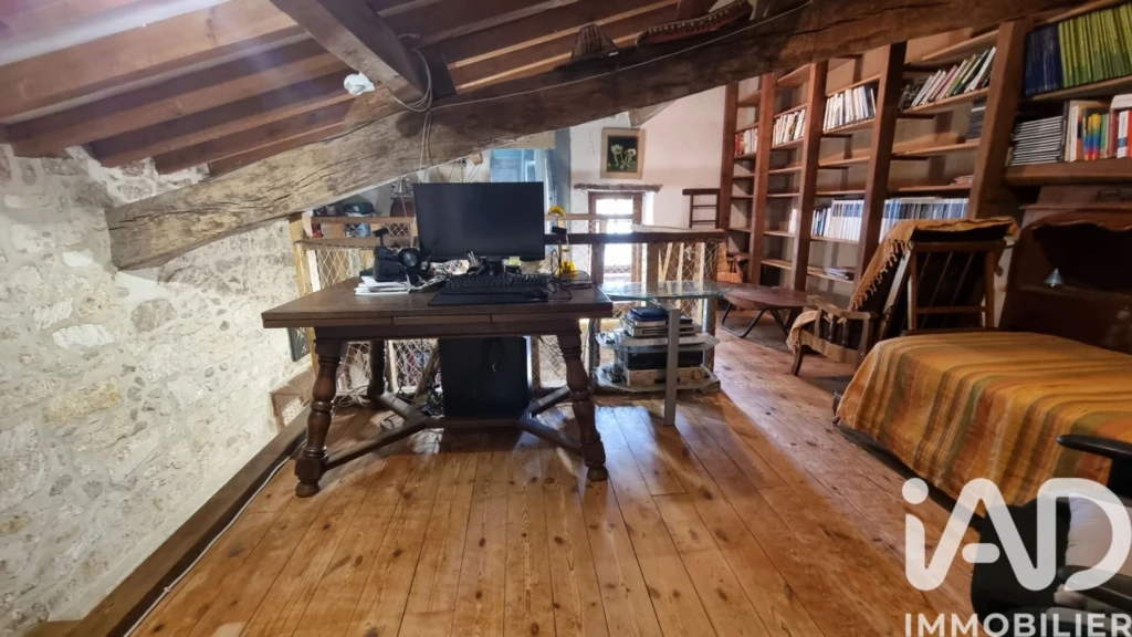 Photo 16