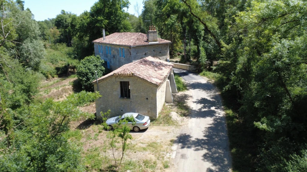 Photo 1