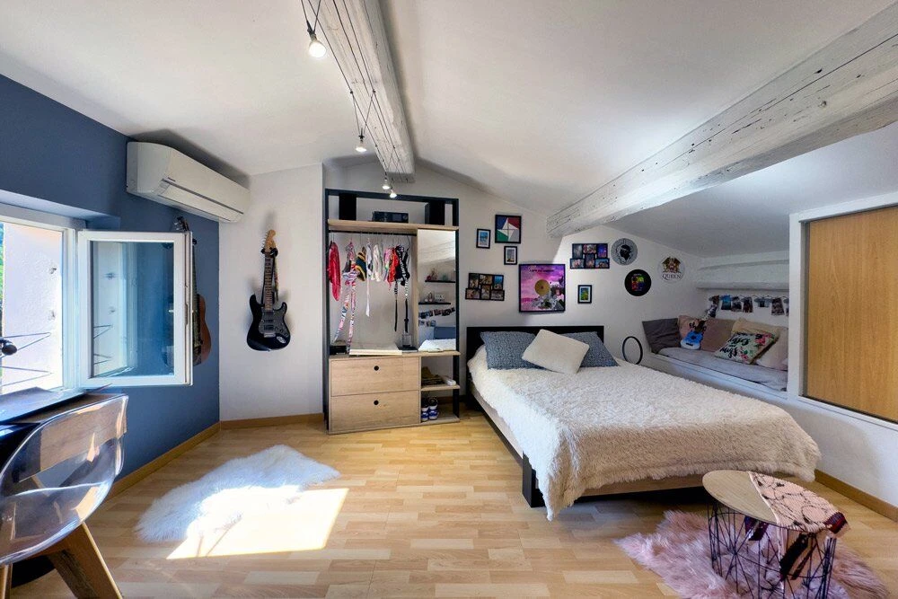 Photo 12