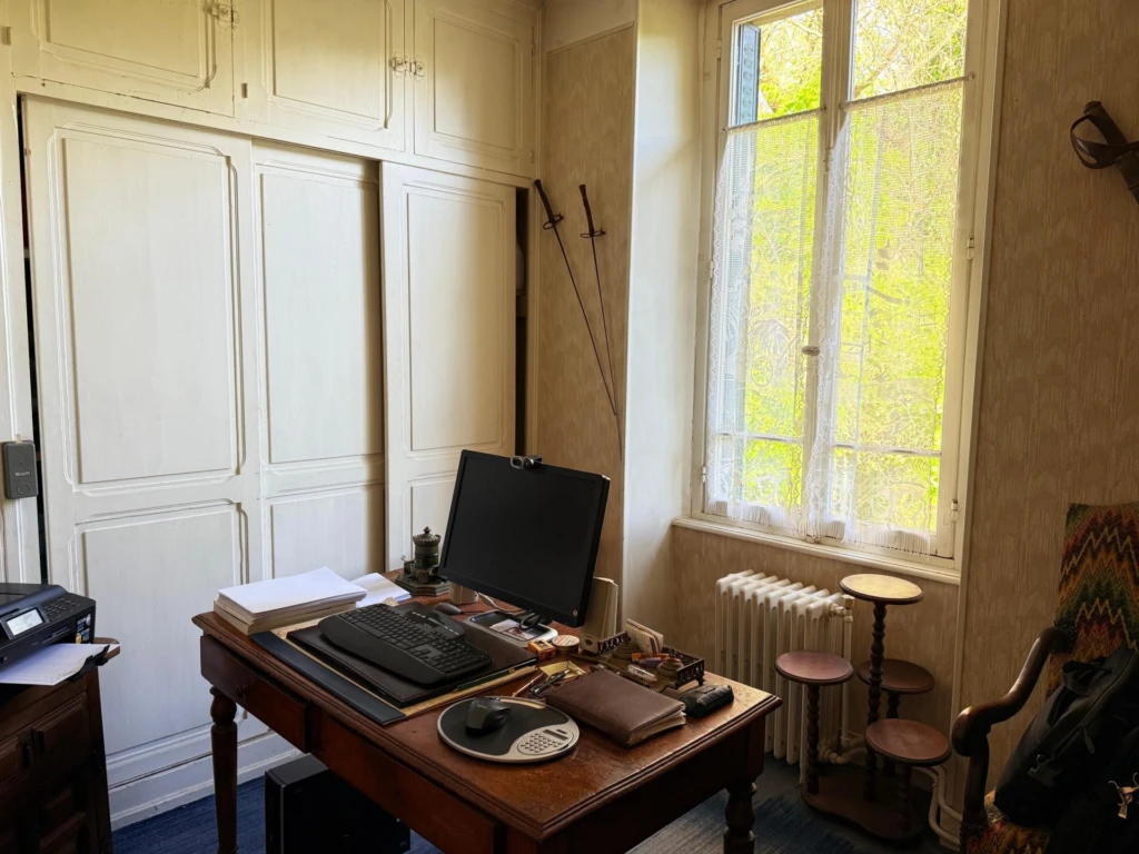 Photo 10