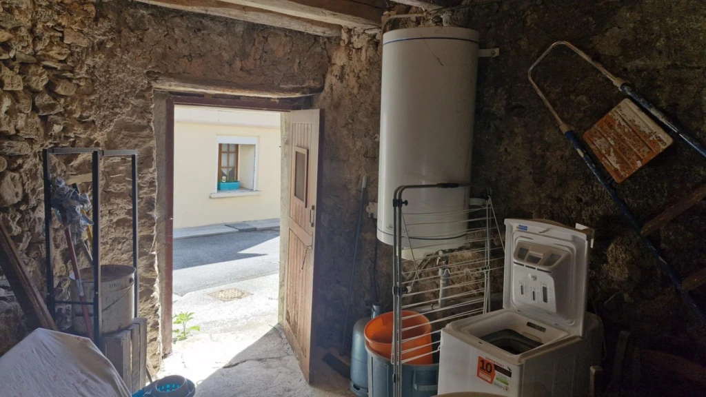 Photo 10
