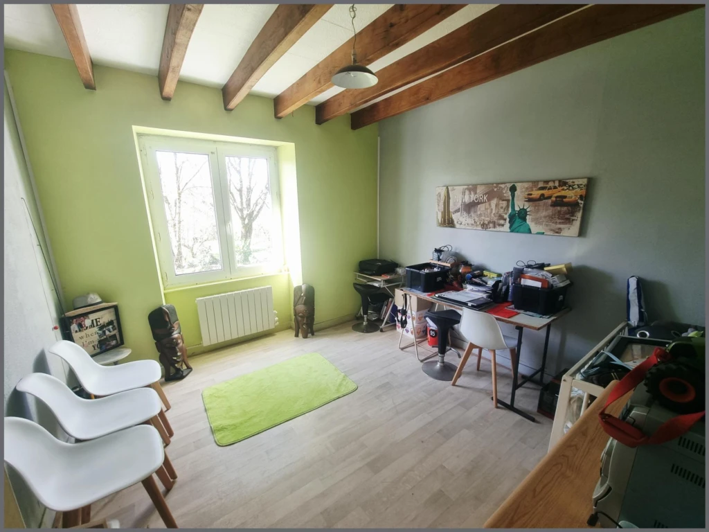 Photo 12