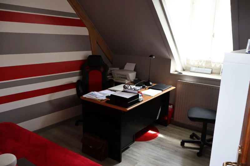 Photo 9