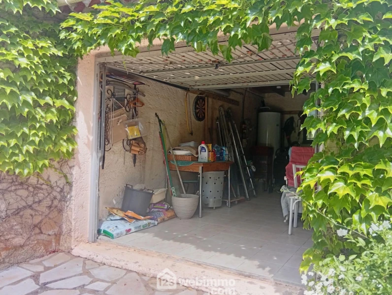 Photo 18