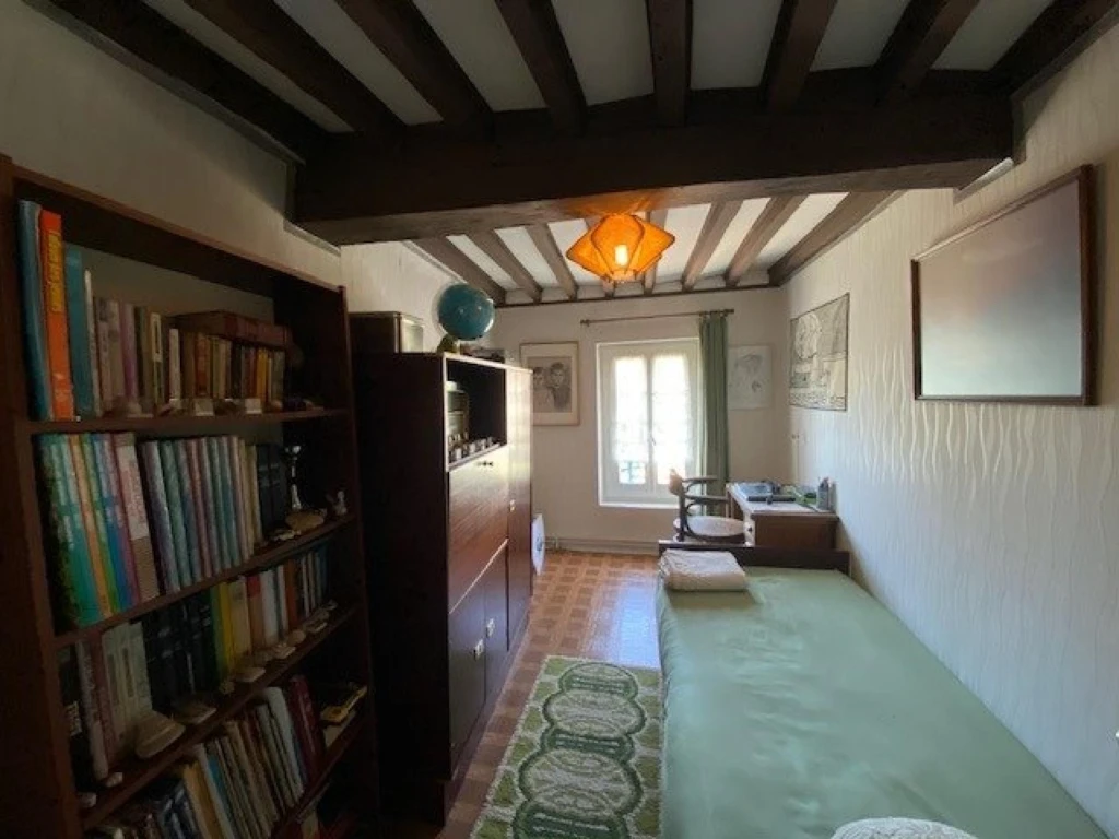 Photo 8