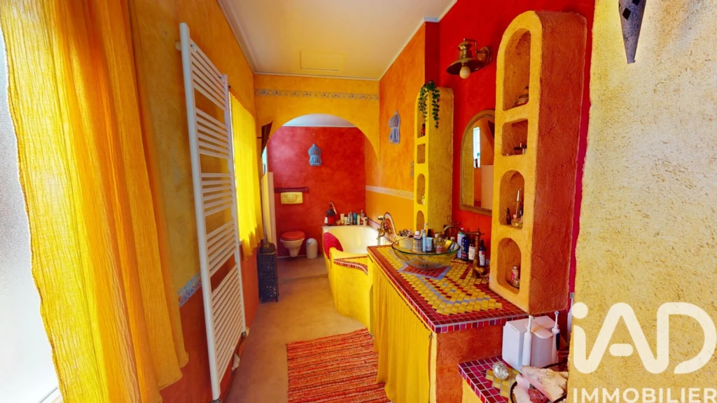 Photo 10