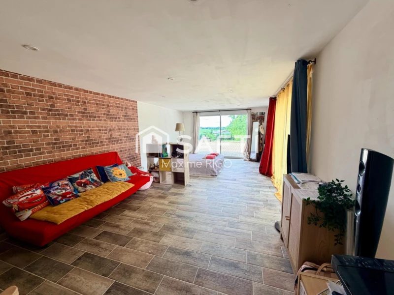Photo 6