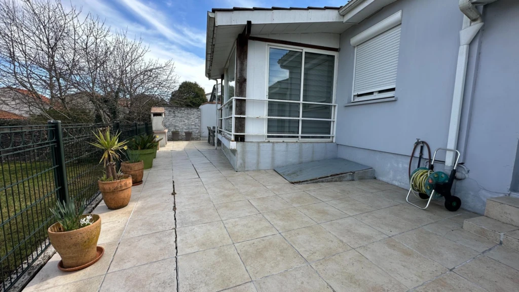 Photo 8