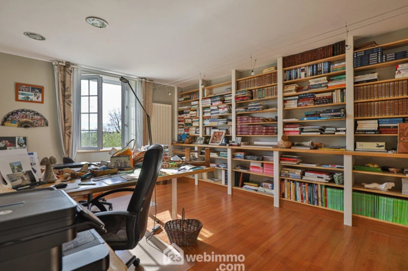 Photo 12