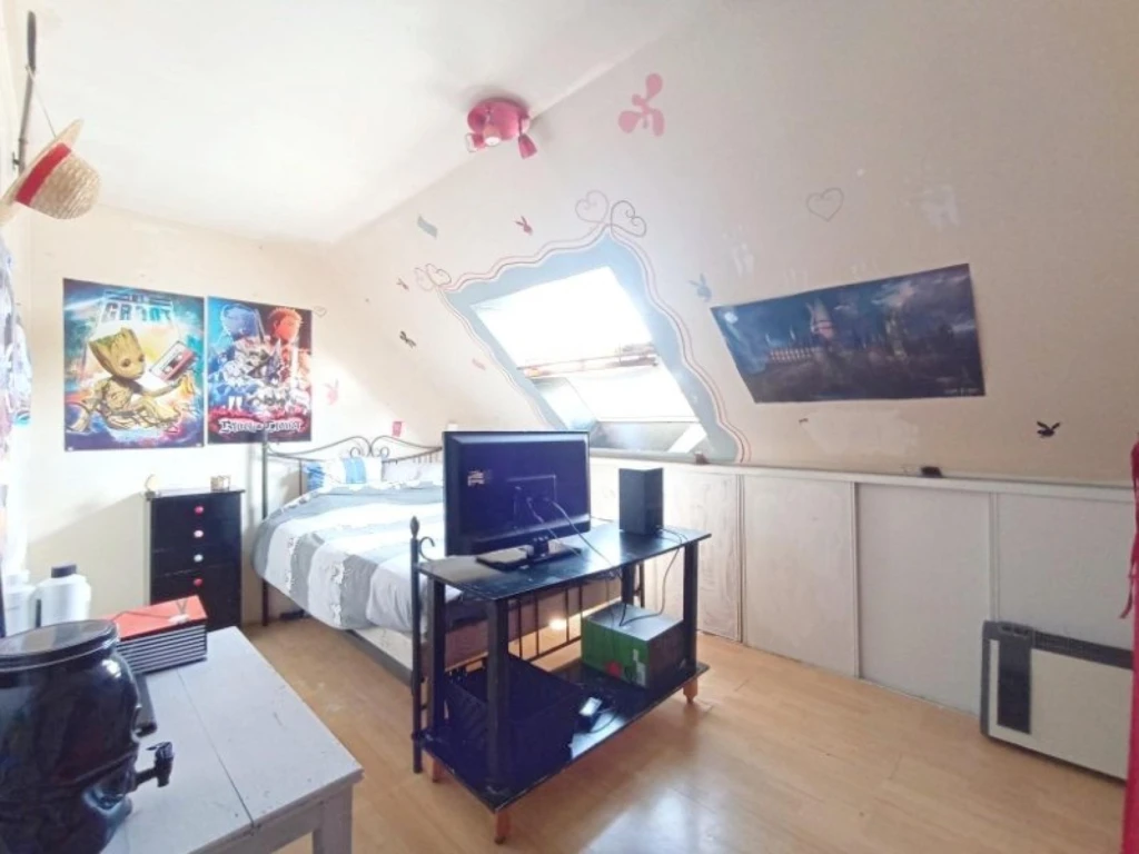 Photo 10