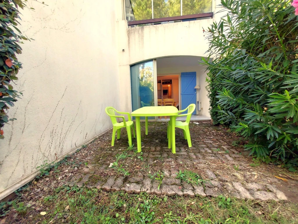 Photo 10