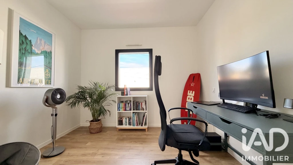 Photo 18