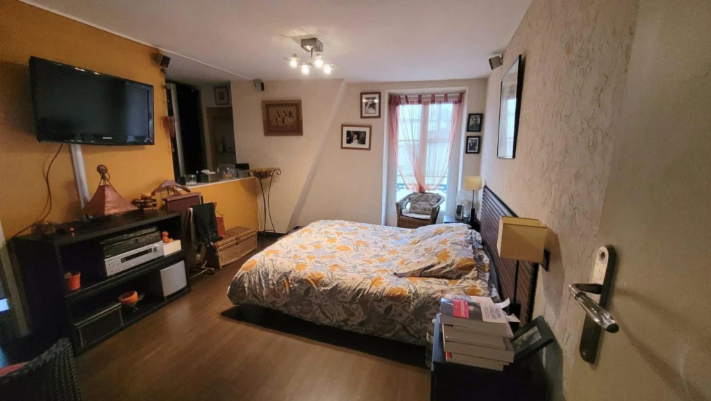 Photo 8