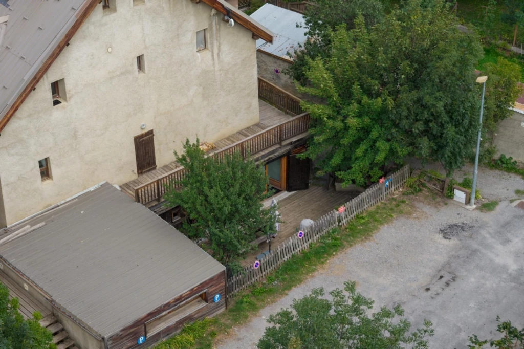 Photo 6