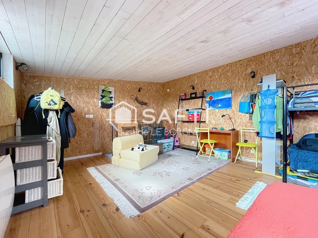Photo 11