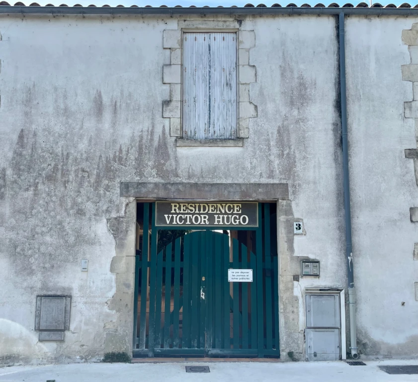 Appartement situé au premier étage .