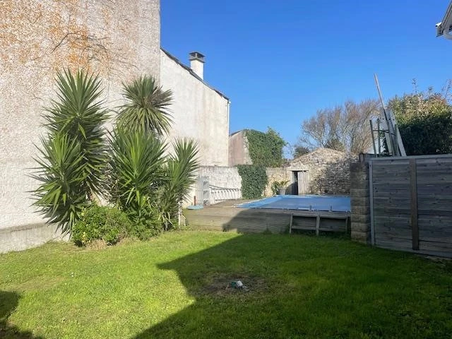 Jardin avec piscine