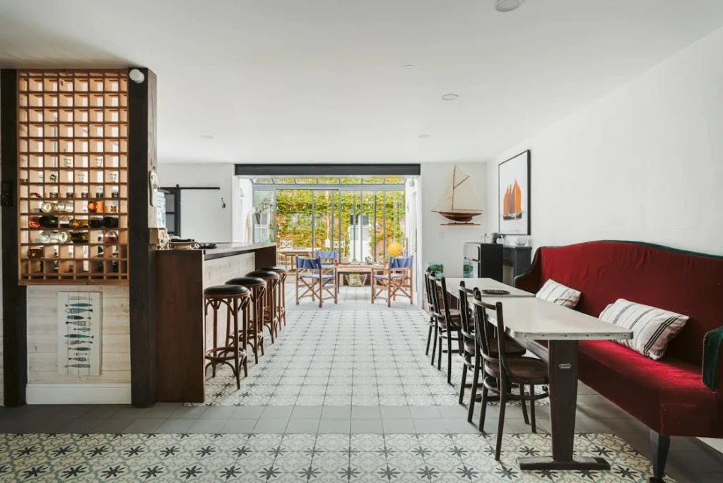 Grande salle à manger 55 m2 avec cuisine ouverte