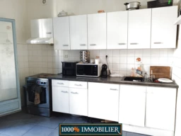 T3 1ER ETAGE COTE RUE