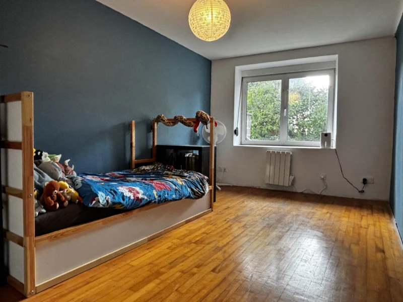Luttange - maison 135m2 sur terrain 547m2, 3 chambres, véranda, dépendances, grenier et combles