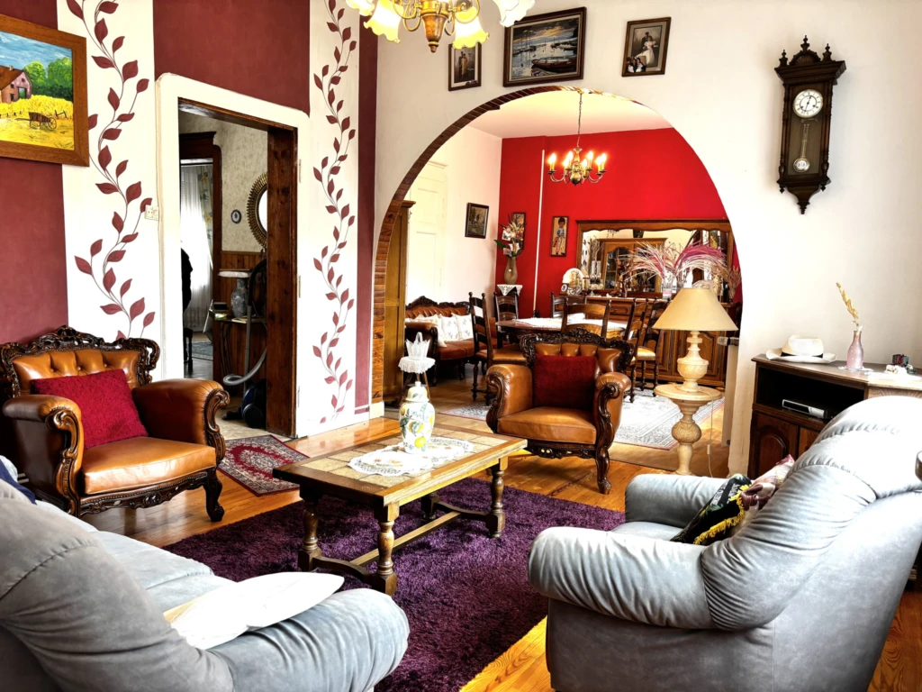 Nilvange, appartement duplex 171m2 - 4 chambres, 2sdb, jardin 449m2 , garage, maison de maitre