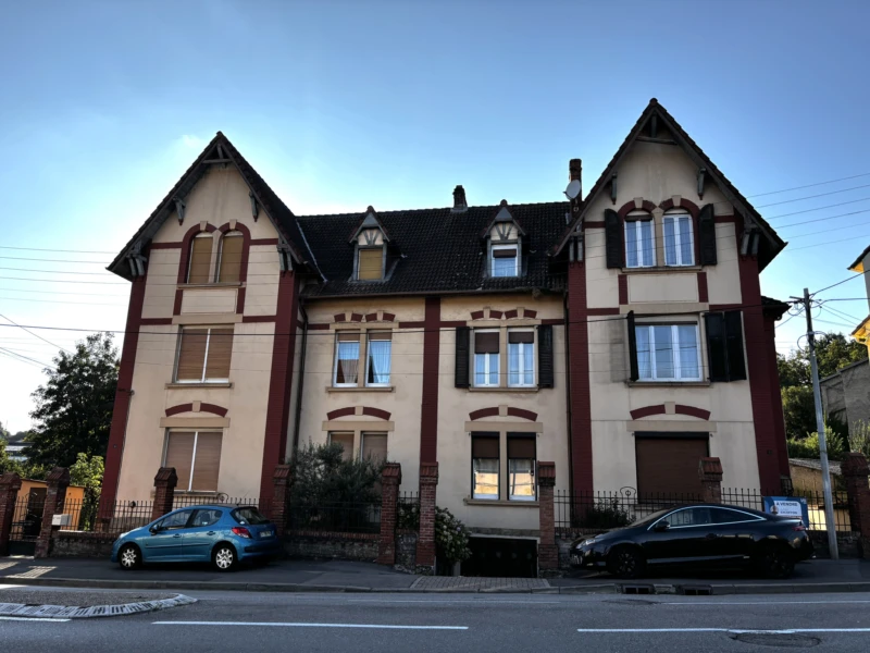 Nilvange, appartement duplex 171m2 - 4 chambres, 2sdb, jardin 449m2 , garage, maison de maitre