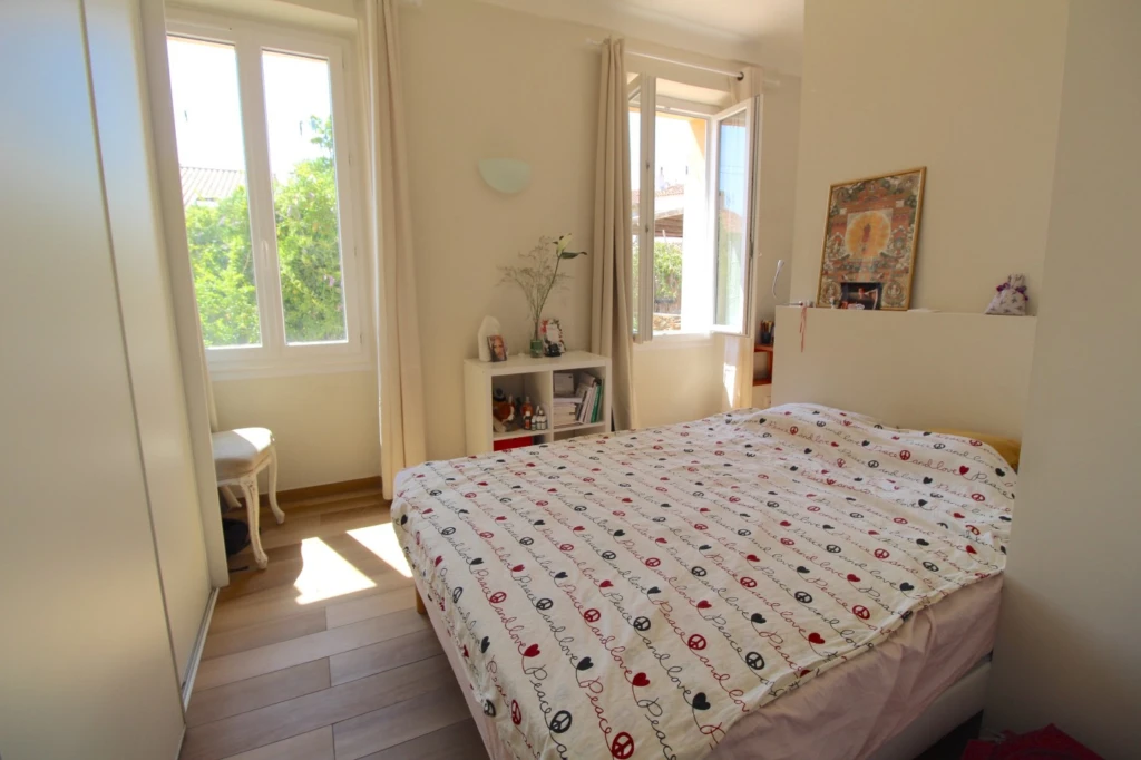 Cogolin – Centre ville – Lot de deux appartements 6