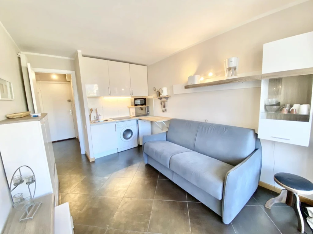 ROQUEBRUNE CAP MARTIN - STUDIO - TERRASSE - IDEAL INVESTISSEUR 1