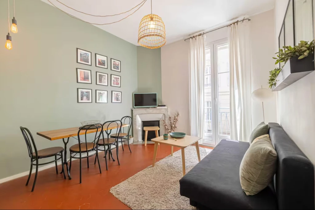 Cannes Bas Carnot appartement 3 pièces au calme parfait état meublé 2